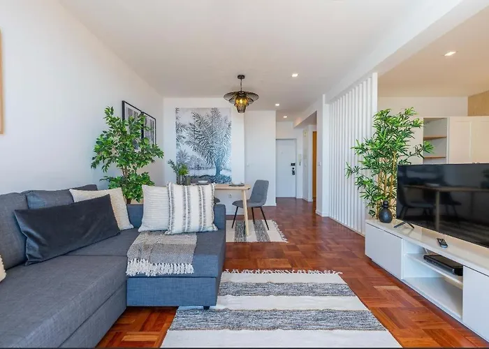 Island Time With Sea View *