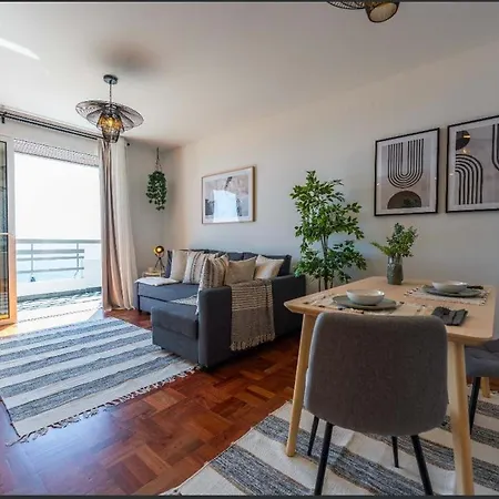Apartment Island Time With Sea View