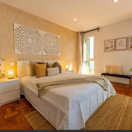 Apartment Island Time With Sea View