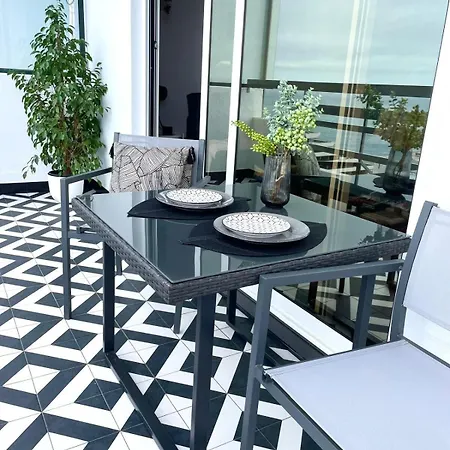 Island Time With Sea View Apartment Funchal (Madeira)